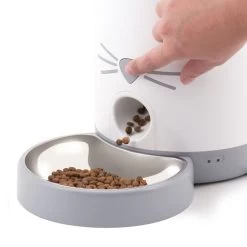 Catit Pixi Smart Feeder -Pet Cat Supplies Store 43752 catit pixi smart feeder pushing nose 1